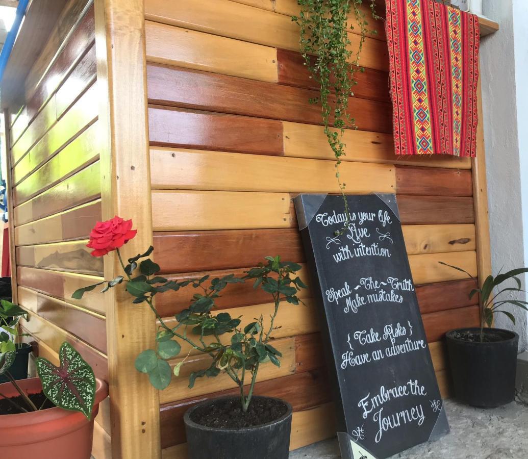 La Terraza Hostel Flores Exterior photo
