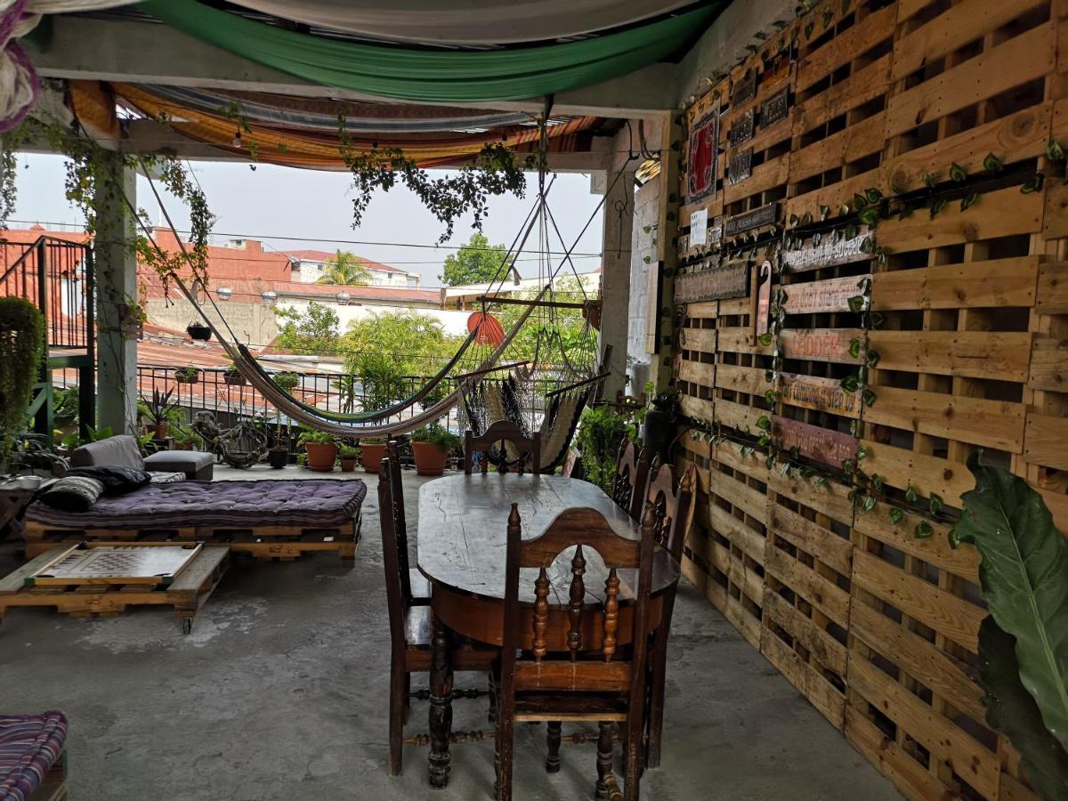 La Terraza Hostel Flores Exterior photo